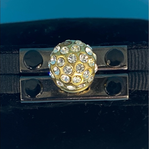 Y and S Original - Vintage Velvet Clam Shell Evening Clutch with Jeweled Clasp - Picture 9 of 11